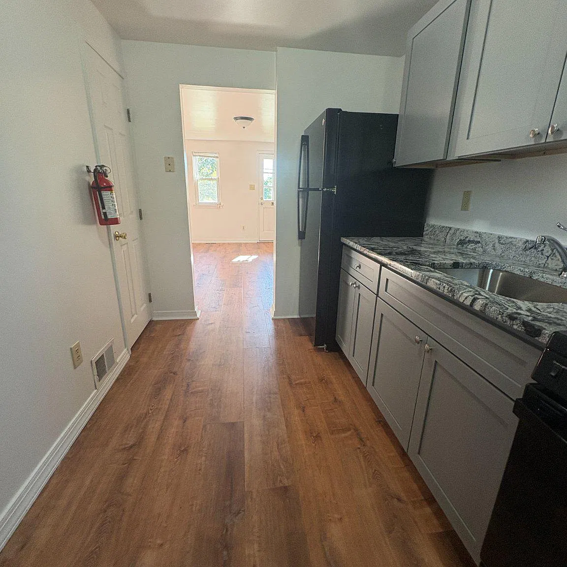 71 S Evergreen Ave — Photo 2