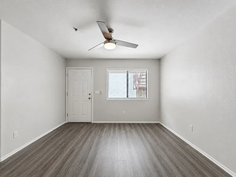 3301 E Earll Dr #107 — Photo 1
