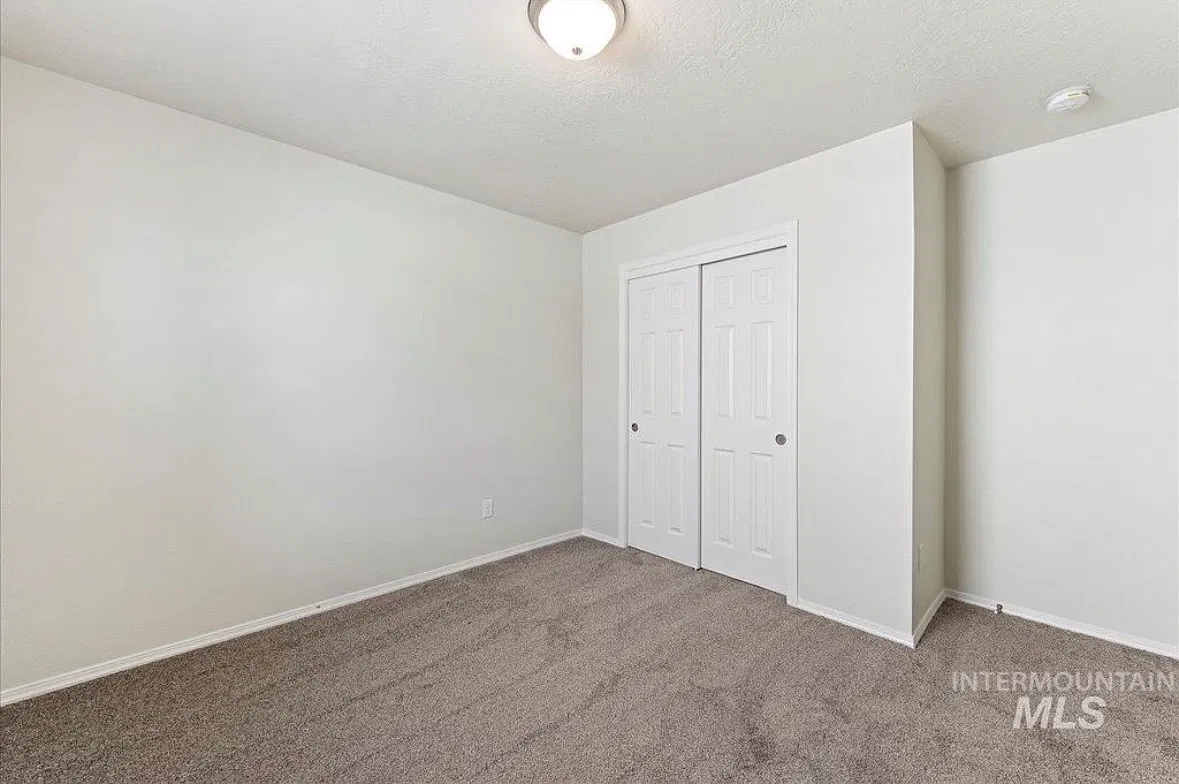 3 bed, 1604 sqft, $950 — Photo 2