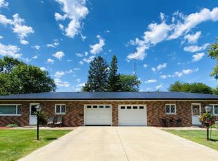 702 Cherry St, Abingdon, IL 61410