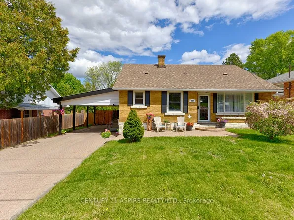 227 Clemow Ave, Pembroke, ON K8A 2C7
