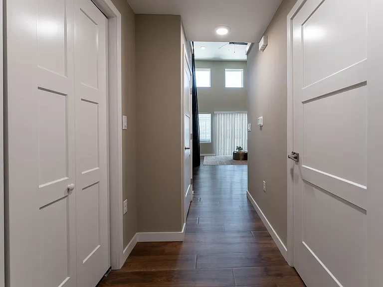 1364 E Battlefield Rd — Photo 95