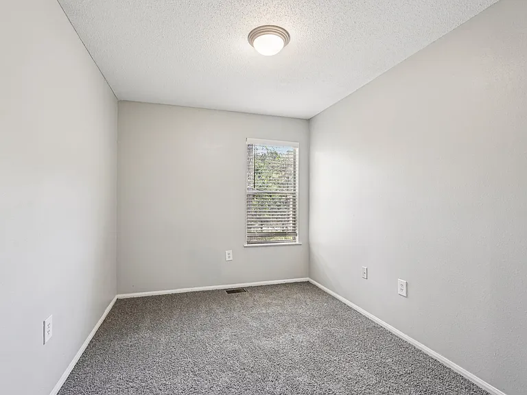 Pointe South Townhomes — Photo 20