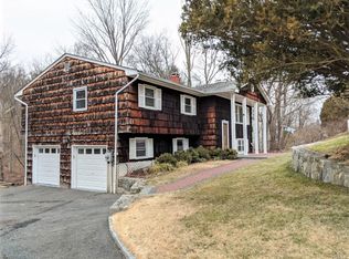 2675 Evergreen St, Yorktown Heights, NY 10598