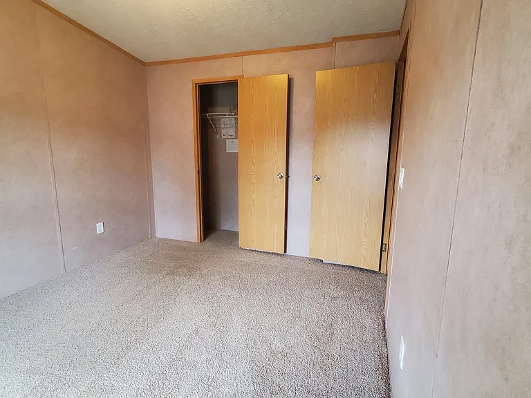 337 Thompson Rd #B01 — Photo 9