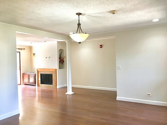 3rd image of 1054 Pueblo Dr