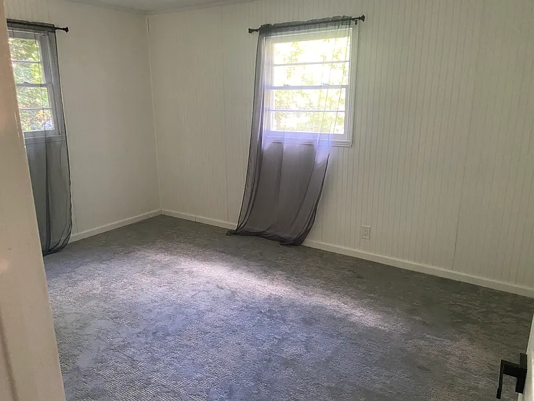 910 Perry Dr — Photo 25