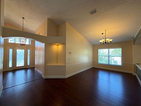 Entry_Dining