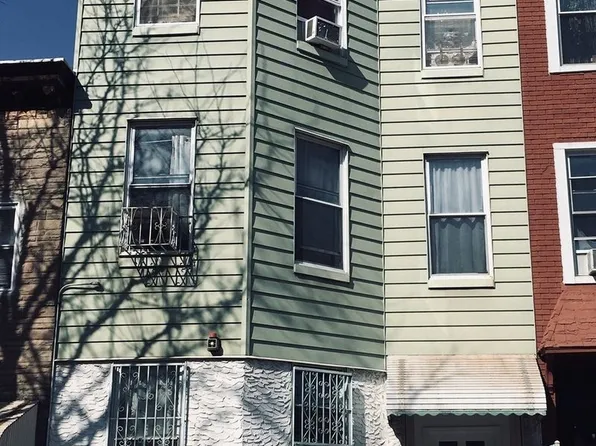 271 Bleecker St, Brooklyn, NY 11237