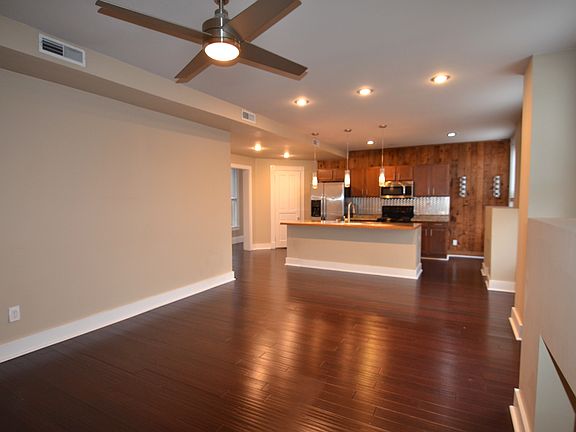 4th image of 2352 Kemper Ln #2