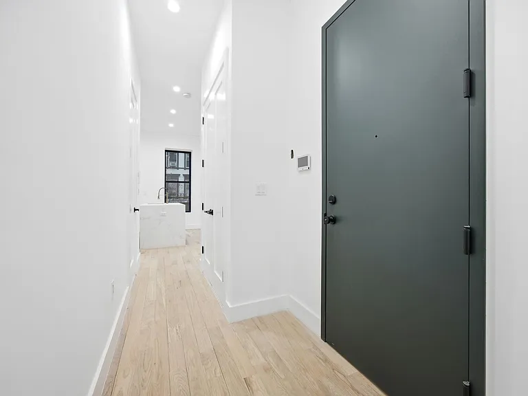 47 W 55th St #4 — Photo 6