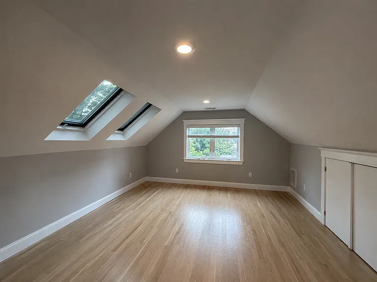 44 Garrison Ave — Photo 15