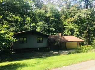 141 Killarney Rd, Wexford, PA 15090