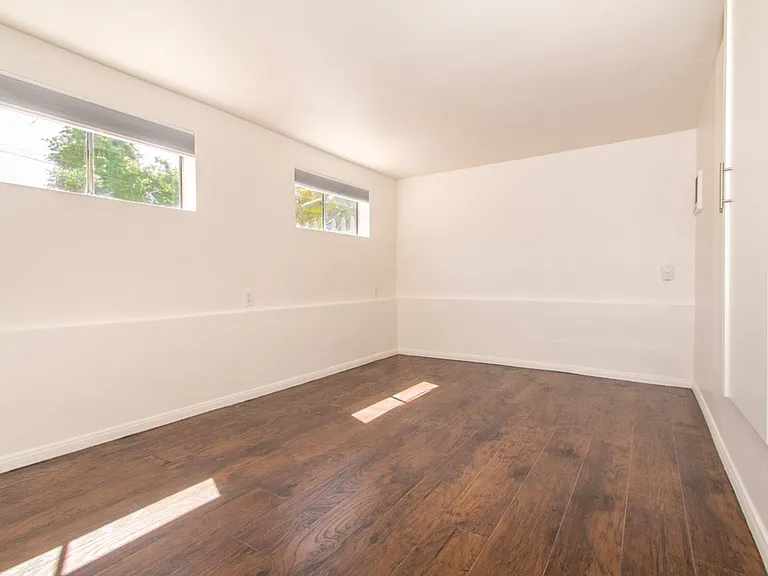 Charming Cottage Style Studio With Fenced in Yard in the Pocket of North Park + South Park — Photo 3