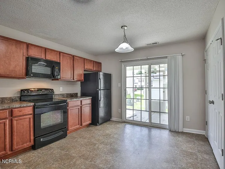4001 Banister Loop — Photo 10