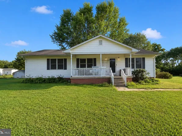 205 10th St, Grottoes, VA 24441
