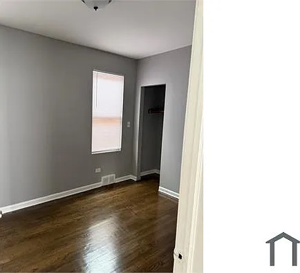 7156 S Winchester Ave — Photo 3