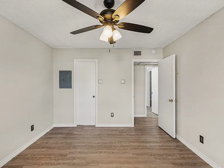 3621 W Northgate Dr #230 — Photo 9