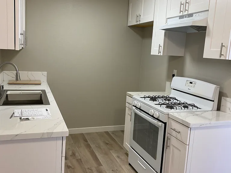 Whittier Santa Fe Apartments — Photo 7