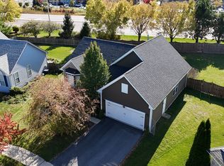 2904 Arbor Ln, Aurora, IL 60502