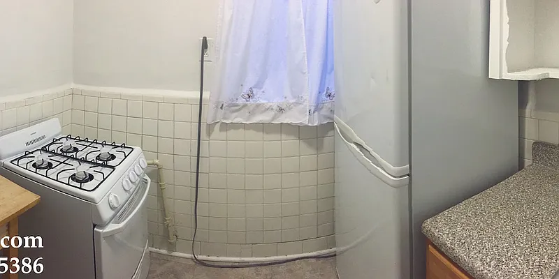 Rented by Alexiou Realty | media 27