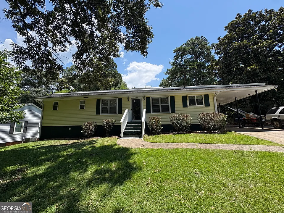 2829 Maple Rd SE