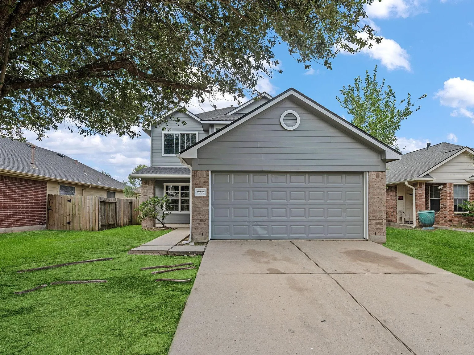 4 bed, 2.5 bath, 1894 sqft, $1,850 — Photo 1
