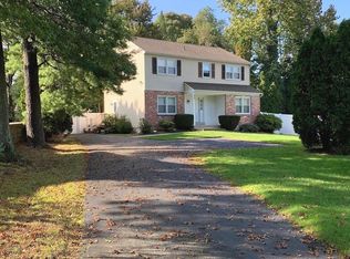 606 Crum Creek Rd, Broomall, PA 19008