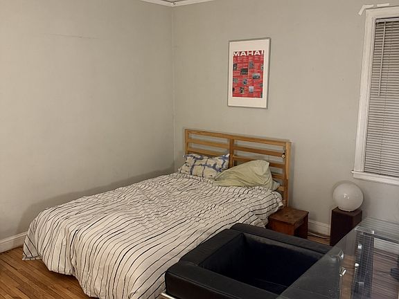 5th image of 2924 33rd Ave S APT 1