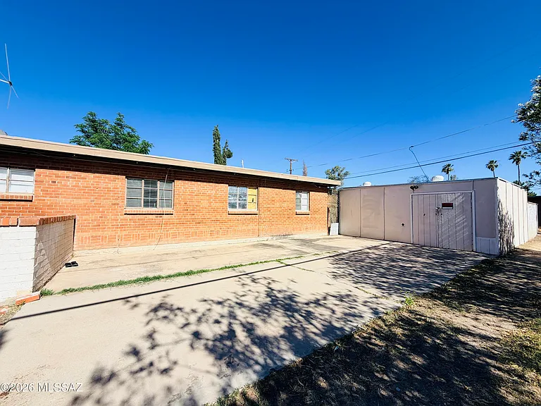 4502 E 18th St — Photo 16