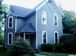 201 S Main St, Chagrin Falls, OH