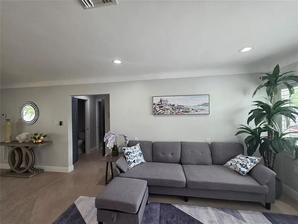 3 bed, 2.5 bath, 1428 sqft, $3,800 — Photo 4