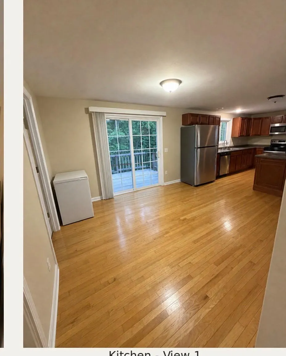 3 bed, 2.5 bath, 1872 sqft, $3,750 — Photo 2