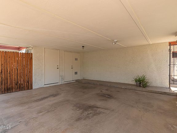 4th image of 1902 E Orange Dr