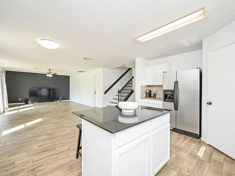 2534 Halstead Dr — Photo 16