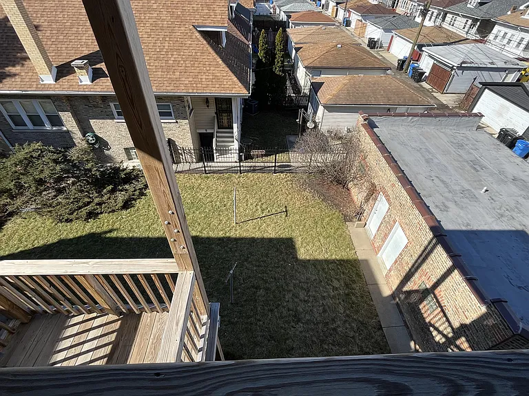 Spacious lawn to enjoy being outside.