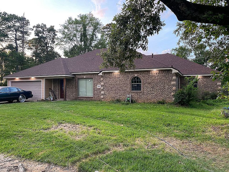1st image of 809 Woodmont Pl