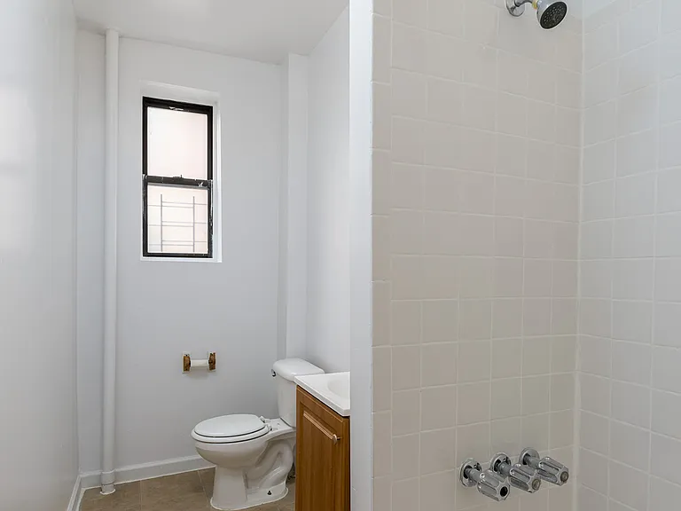 440 Saint Johns Pl #3B — Photo 6
