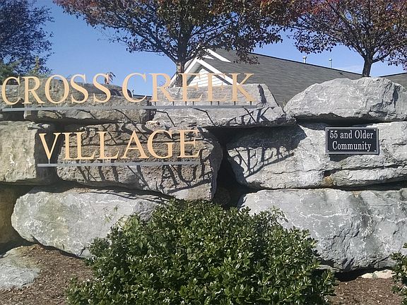 4th image of 111 Cranberry Ct
