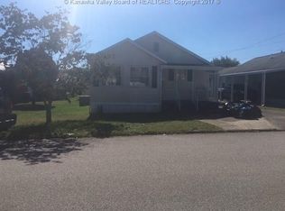 1814 18th St, Nitro, WV 25143