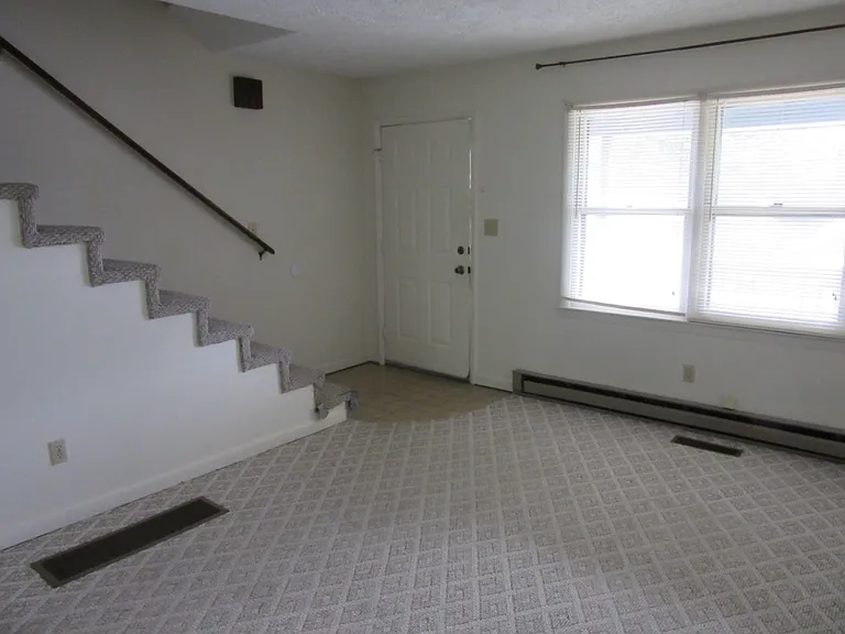 244 Adams Ln — Photo 2