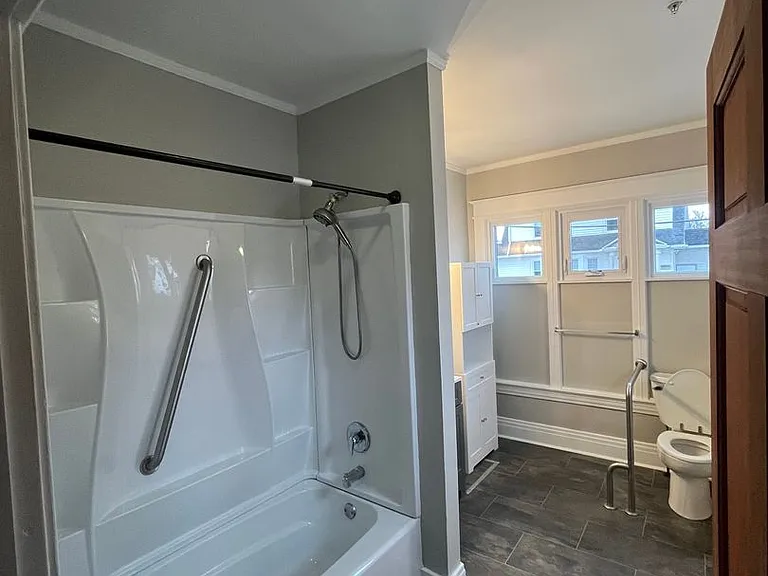 2729 Dewey Ave — Photo 14