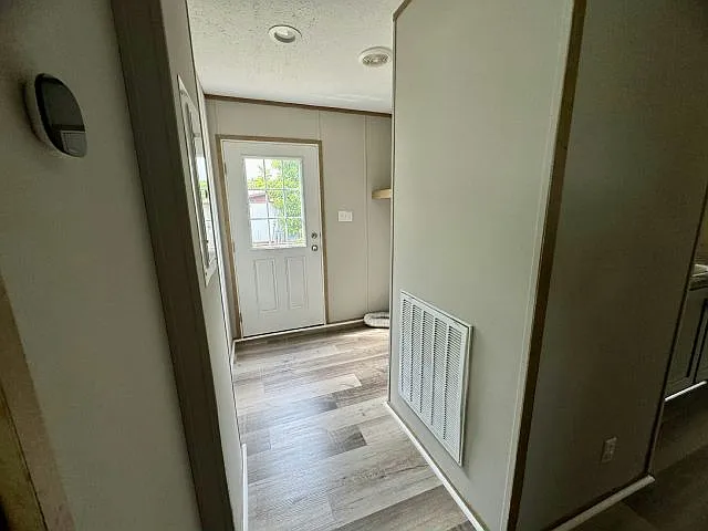 3 bed, 2.0 bath, 1056 sqft, $1,945 — Photo 3