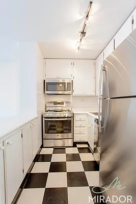 Rented by Mirador Real Estate | media 21