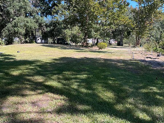 2nd image of 16512 VILLAGE GREEN Drive N