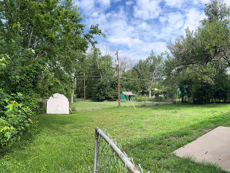 2309 SW High Ave — Photo 3