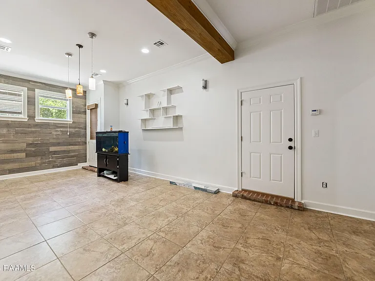100 Shumard Dr — Photo 27