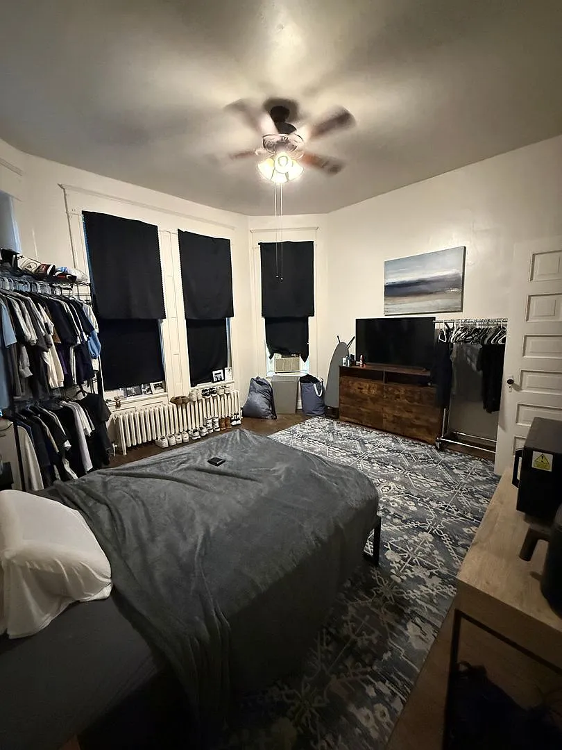 Building Photo - 1415 Laurel Ave #26