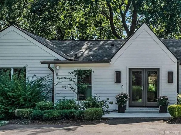 6525 Wing Lake Rd, Bloomfield Hills, MI 48301
