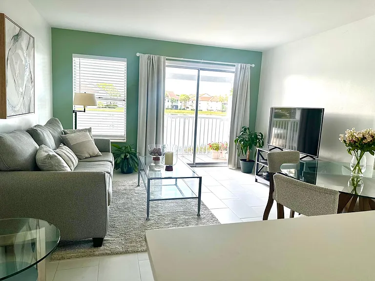 160 Cypress Point Dr — Photo 5